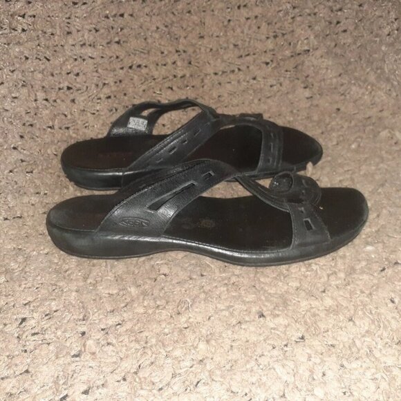 KEEN-Black Leather Sandals-Cut-Out-5488-Mini Wedge-Sz 10-Excellent - Picture 4 of 7